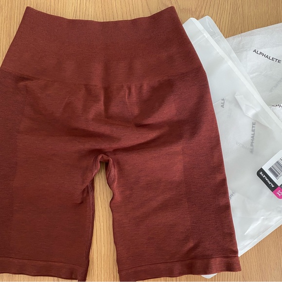 Alphalete amplify biker shorts - Picture 2 of 2